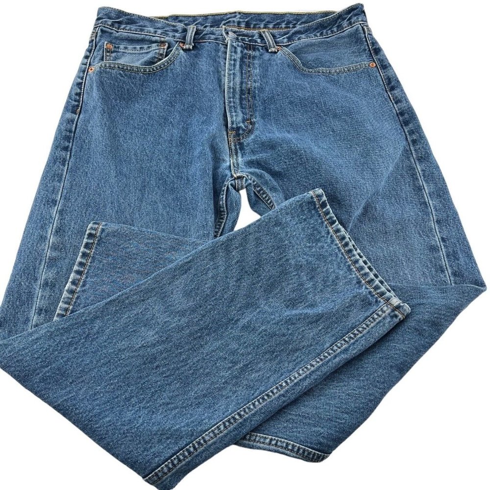 Levi's 505 Men's Jeans size 36x32 Medium Wash Straight